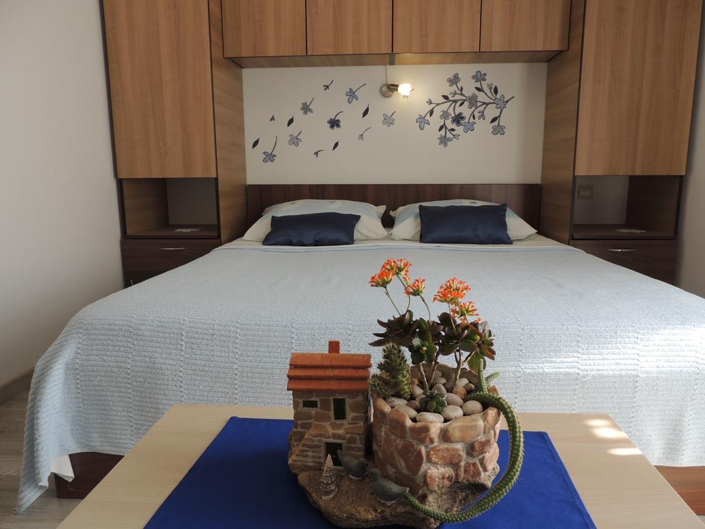 Apartments Barcarola パグ エクステリア 写真