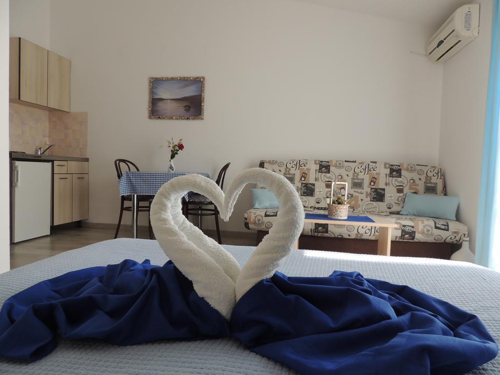 Apartments Barcarola パグ エクステリア 写真